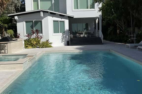 Sirena Key - Image 1