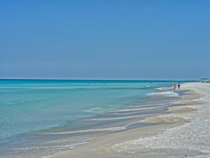 Clear turquoise beach at Bahia Honda State Park